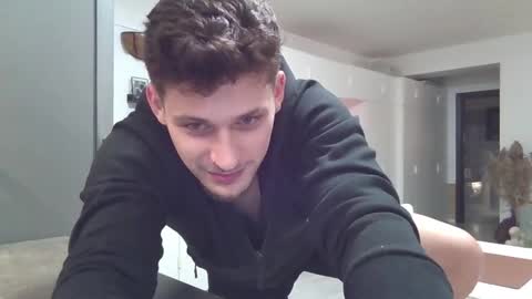 Snapshot of roberto_twink1 chatting on 02.12.26 Roberto online show from 02.12.26