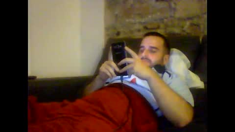 Snapshot of robertoredo chatting on 12.21.24 Roberto online show from 12.21.24