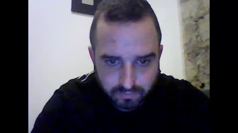 Snapshot of robertoredo chatting on 01.09.25 Roberto online show from 01.09.25