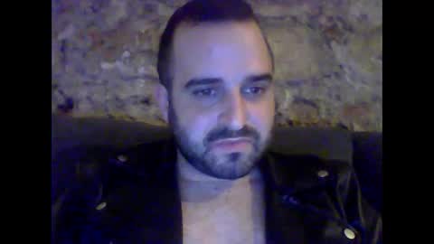 Snapshot of robertoredo chatting on 01.12.25 Roberto online show from 01.12.25