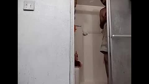 robertsaiz4200 online show from 01.23.25