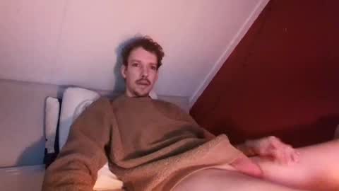 Snapshot of robin_sonx chatting on 12.15.24 Robin online show from 12.15.24