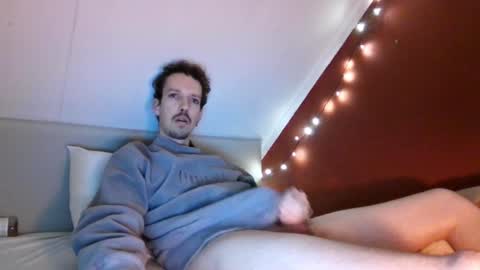 Snapshot of robin_sonx chatting on 12.29.24 Robin online show from 12.29.24