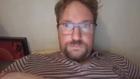 Snapshot of robinouhot chatting on 10.21.25 robinouhot online show from 10.21.25