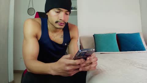 Snapshot of roby_millerr chatting on 11.04.25 roby_millerr online show from 11.04.25