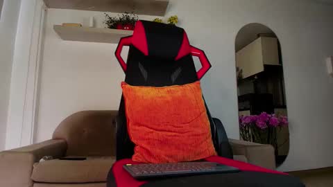 Snapshot of roby_millerr chatting on 11.14.25 roby_millerr online show from 11.14.25