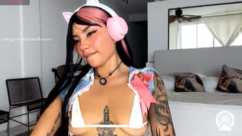 Samantha Estephania  online show from 11.25.25