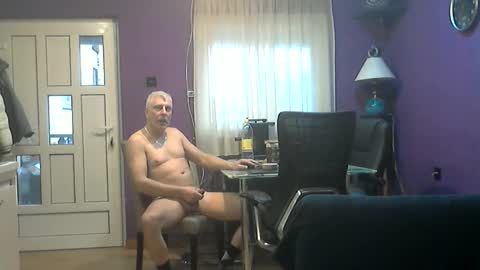 Snapshot of rocky_zagreb chatting on 01.20.25 rocky zagreb online show from 01.20.25