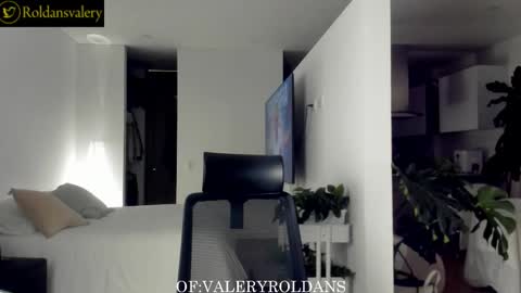 Snapshot of roldansvalery chatting on 11.07.25 Valery Roldans online show from 11.07.25