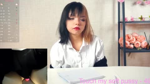 Snapshot of romainerudoy chatting on 09.16.25 Yupi online show from 09.16.25