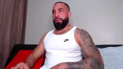 Snapshot of roman_muscle_ chatting on 10.27.25 Roman online show from 10.27.25