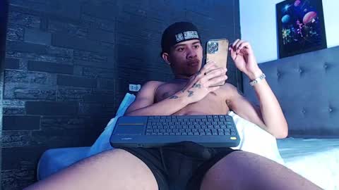 Snapshot of romancartier_ chatting on 04.30.26 Roman Cartier online show from 04.30.26
