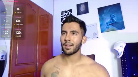 Snapshot of romanpearce_ chatting on 06.19.26 Roman online show from 06.19.26