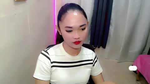 Snapshot of romanticslutxxx chatting on 06.28.26 empress online show from 06.28.26