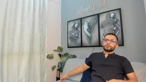 Snapshot of romeo__bossi chatting on 03.03.26 Romeo Bossi online show from 03.03.26