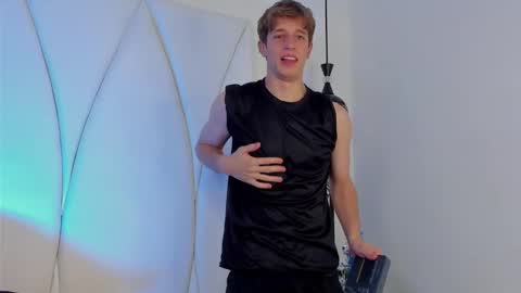 Snapshot of romeo_ricci1 chatting on 12.27.24 Romeo Ricci online show from 12.27.24