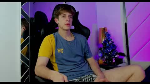 Snapshot of romeo_ricci1 chatting on 12.29.24 Romeo Ricci online show from 12.29.24