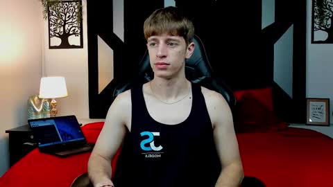 Snapshot of romeo_ricci1 chatting on 11.18.25 Romeo Ricci online show from 11.18.25