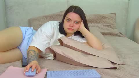 Monica online show from 05.25.26
