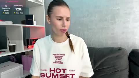 Snapshot of ronaldleidholt chatting on 04.06.26 Ketlyn is here now help me get 50 thumbs up pls online show from 04.06.26