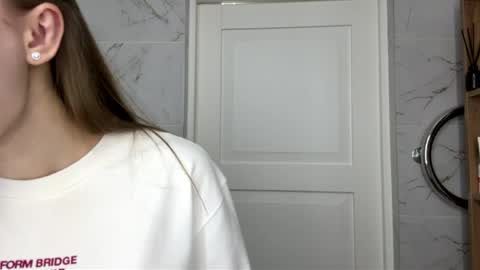 Snapshot of ronaldleidholt chatting on 04.09.26 Ketlyn is here now help me get 50 thumbs up pls online show from 04.09.26