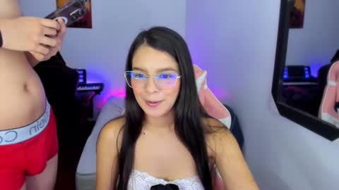  MIA AND PAUL online show from 11.23.25