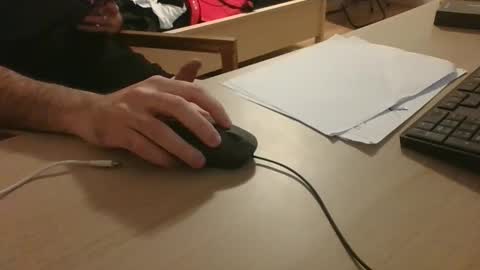 Snapshot of roridoryyy chatting on 11.30.25 roridoryyy online show from 11.30.25