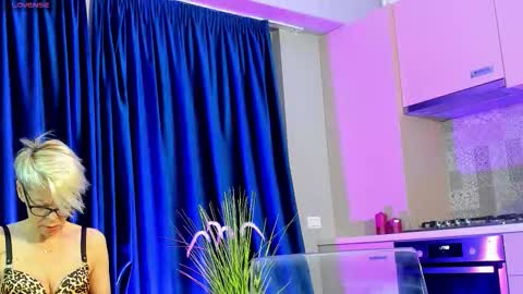 Rose online show from 10.06.25