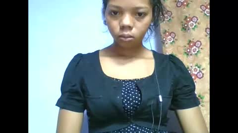 Snapshot of rosah225127 chatting on 05.28.26 rosah225127 online show from 05.28.26