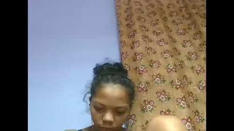 Snapshot of rosah225127 chatting on 05.29.26 rosah225127 online show from 05.29.26