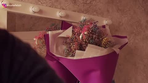 Snapshot of rosaliefetish chatting on 02.24.25 Rosalie online show from 02.24.25