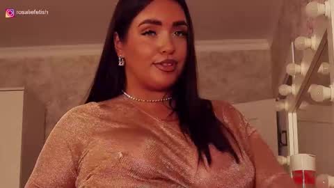Snapshot of rosaliefetish chatting on 09.15.25 Rosalie online show from 09.15.25