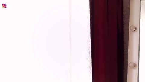 Snapshot of rosaliefetish chatting on 09.20.25 Rosalie online show from 09.20.25