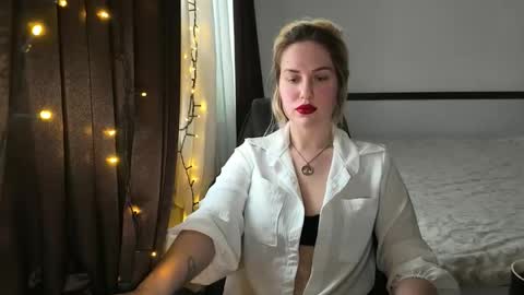 Rosali online show from 10.27.25