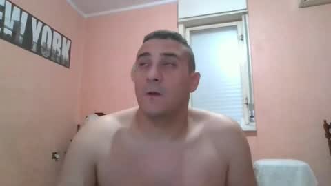 Snapshot of rosario1212 chatting on 10.10.25 Rosario online show from 10.10.25