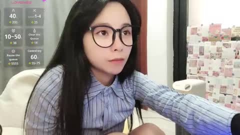Snapshot of rose6688 chatting on 02.17.25 rose online show from 02.17.25