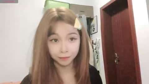Snapshot of rose6688 chatting on 03.10.25 rose online show from 03.10.25
