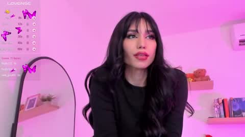 Snapshot of rose__saenz chatting on 12.18.24 Rose Saenz online show from 12.18.24