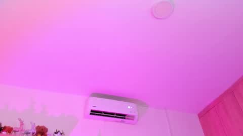 Snapshot of rose__saenz chatting on 12.17.25 Rose Saenz online show from 12.17.25