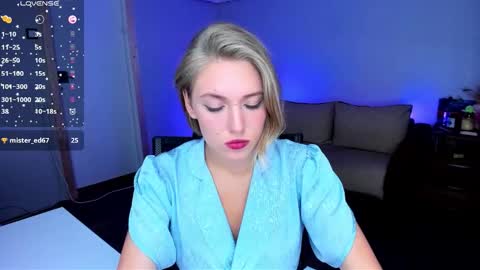 Snapshot of rose_brooks chatting on 09.30.25 Rose but u can call me princess online show from 09.30.25