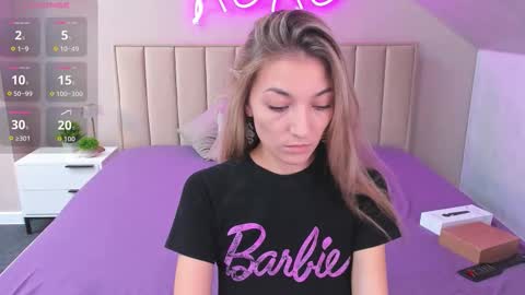 Snapshot of rose_dixon chatting on 09.30.25 Kimberlly online show from 09.30.25