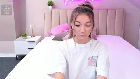 Snapshot of rose_dixon chatting on 10.08.25 Kimberlly online show from 10.08.25