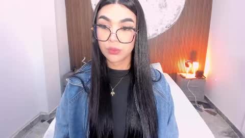 Snapshot of rosecassie chatting on 04.27.26 Rose online show from 04.27.26