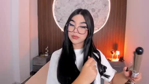 Snapshot of rosecassie chatting on 04.28.26 Rose online show from 04.28.26