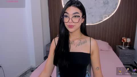 Snapshot of rosecassie chatting on 05.01.26 Rose online show from 05.01.26