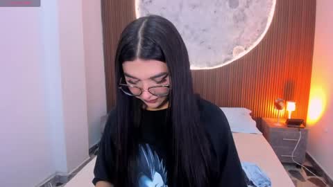 Snapshot of rosecassie chatting on 05.05.26 Rose online show from 05.05.26