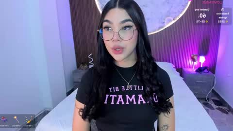 Snapshot of rosecassie chatting on 05.19.26 Rose online show from 05.19.26