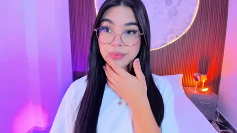Snapshot of rosecassie chatting on 05.25.26 Rose online show from 05.25.26