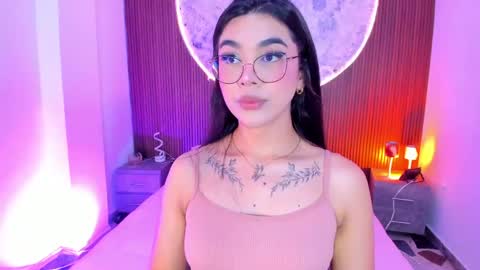 Snapshot of rosecassie chatting on 05.27.26 Rose online show from 05.27.26