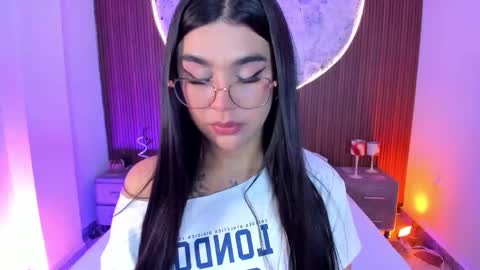 Snapshot of rosecassie chatting on 05.28.26 Rose online show from 05.28.26